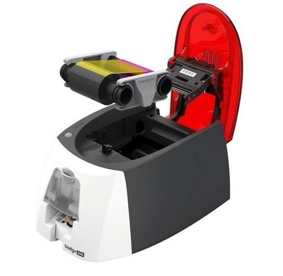 Evolis Badgy 200 単面型PVCプリンタで高速なIDカード印刷を体験する